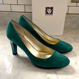 Anne Klein green teal blue turquoise high heels size 11